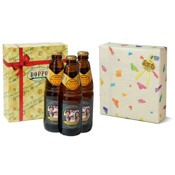 高級感あふれる紙製の化粧箱に入れて包装紙でラッピングするお得なスナップビール2本用ギフトラッピング