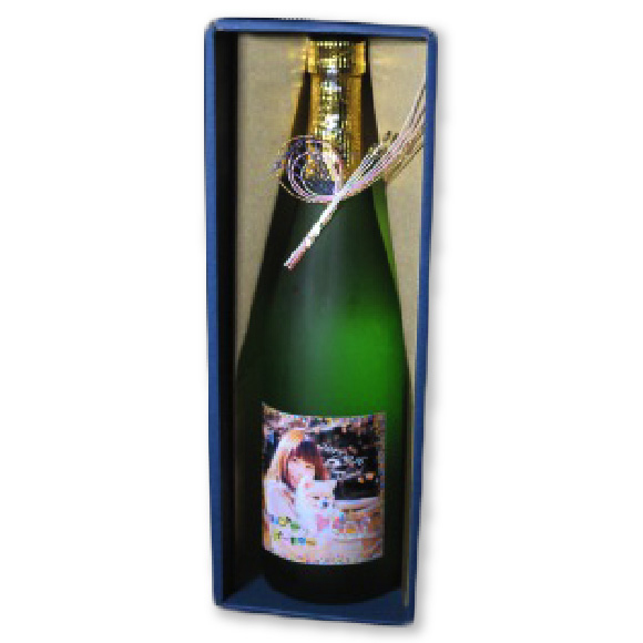 高級感あふれる紙製の化粧箱に入れて包装紙でラッピングするスナップ焼酎1本用ギフトラッピング